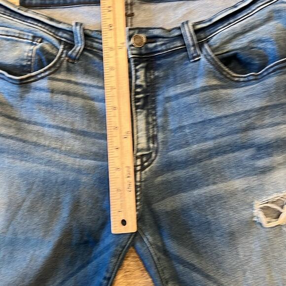 Kancan Medium Wash Distressed Skinny Jeans Size 31 - Picture 6 of 8